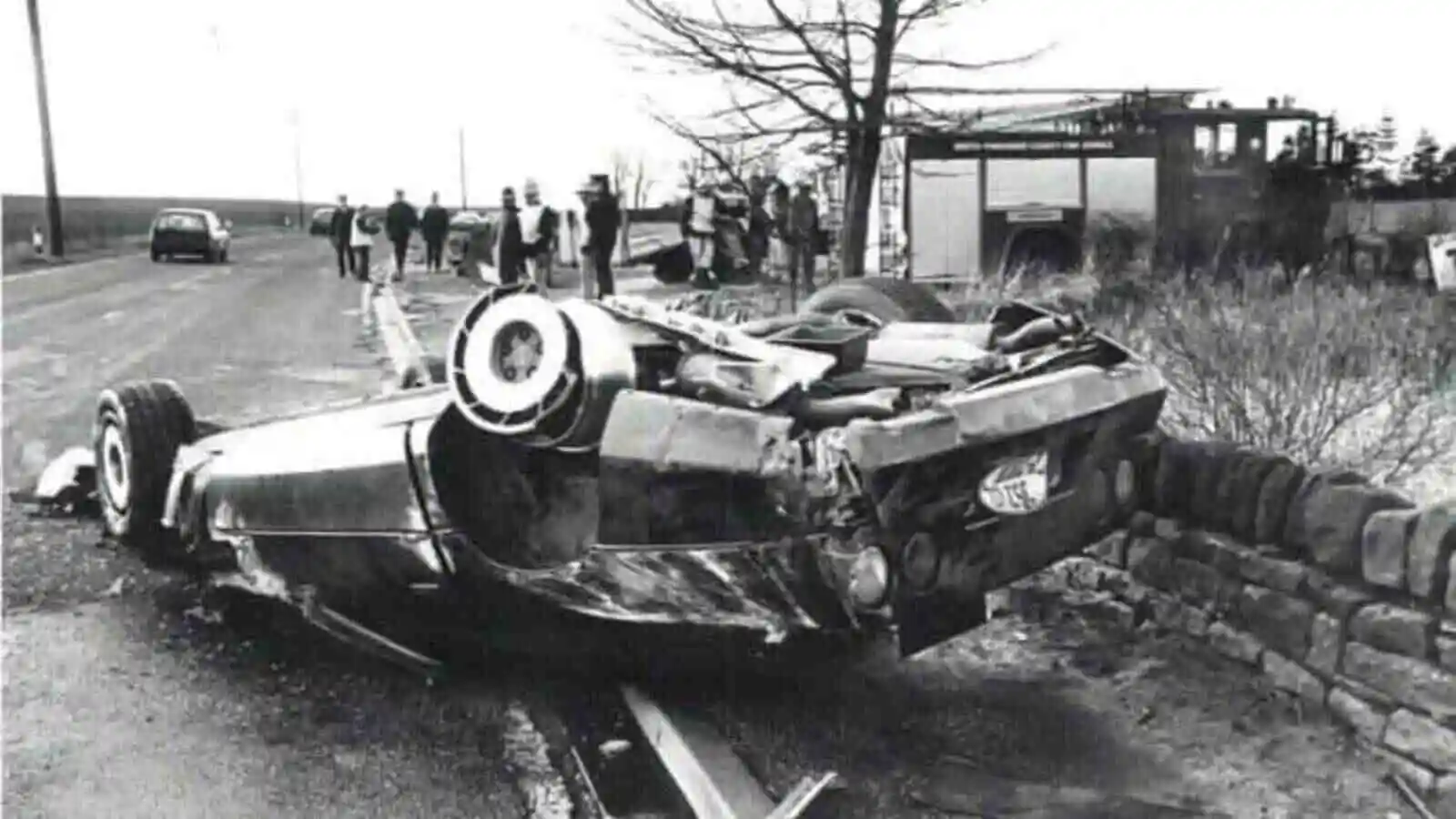 Photo of Rick acDeff Leppard drummer Rick AllenAllen's car after accident